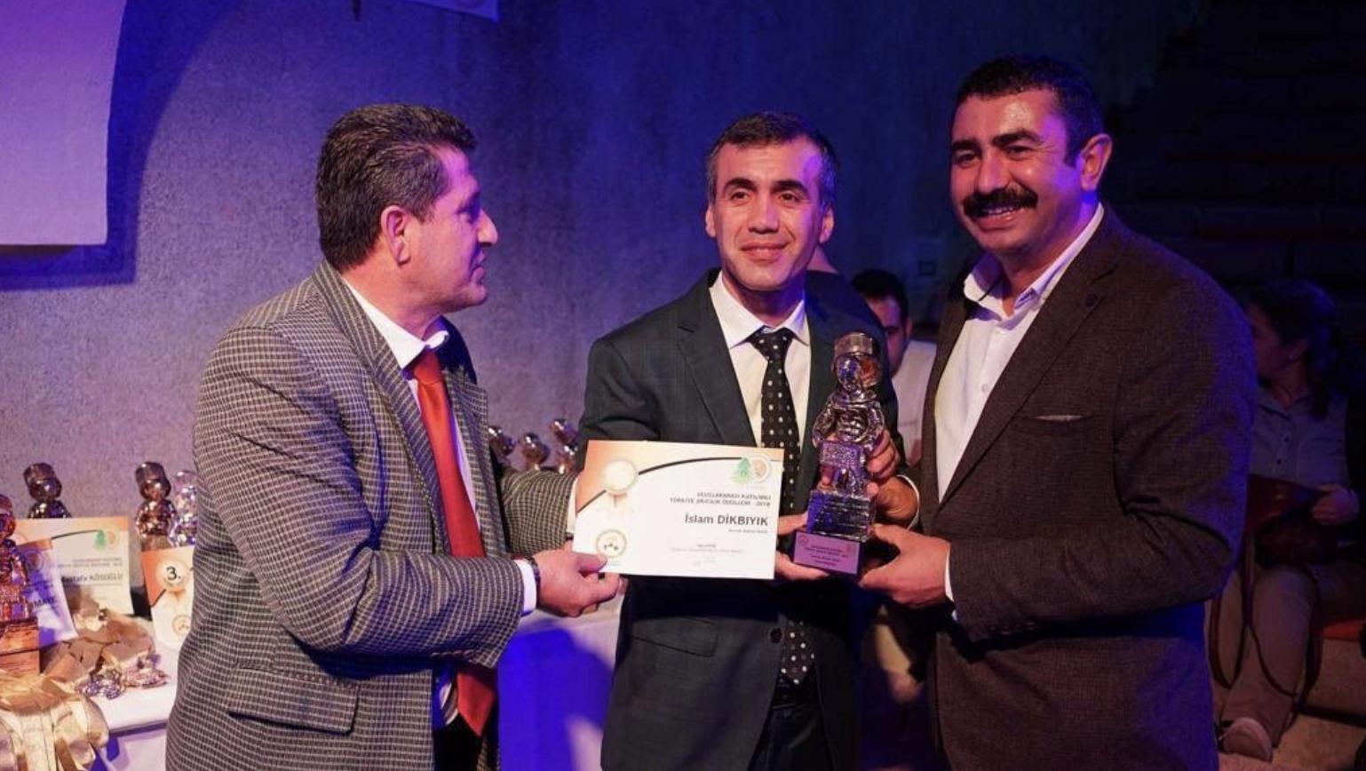 Dikbıyık Arı Ürünleri